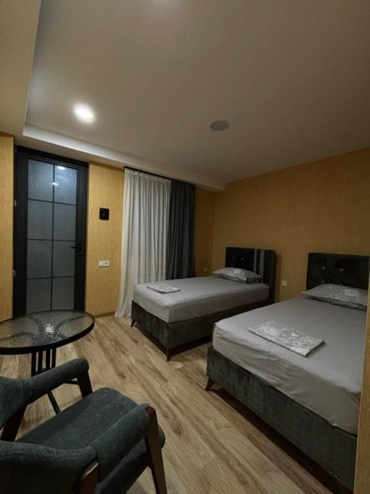 Hotel Khorgo Gori Esterno foto