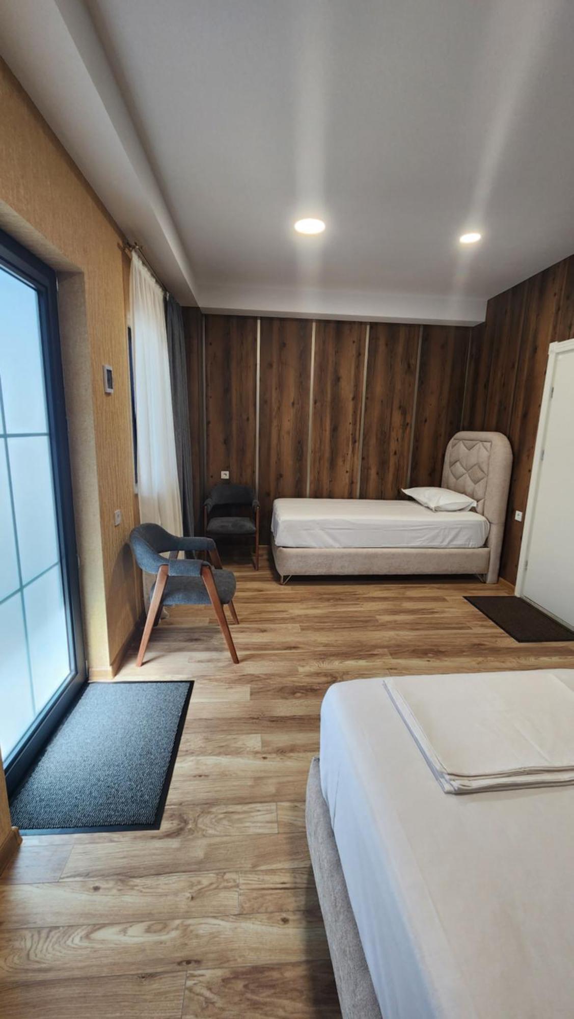 Hotel Khorgo Gori Esterno foto