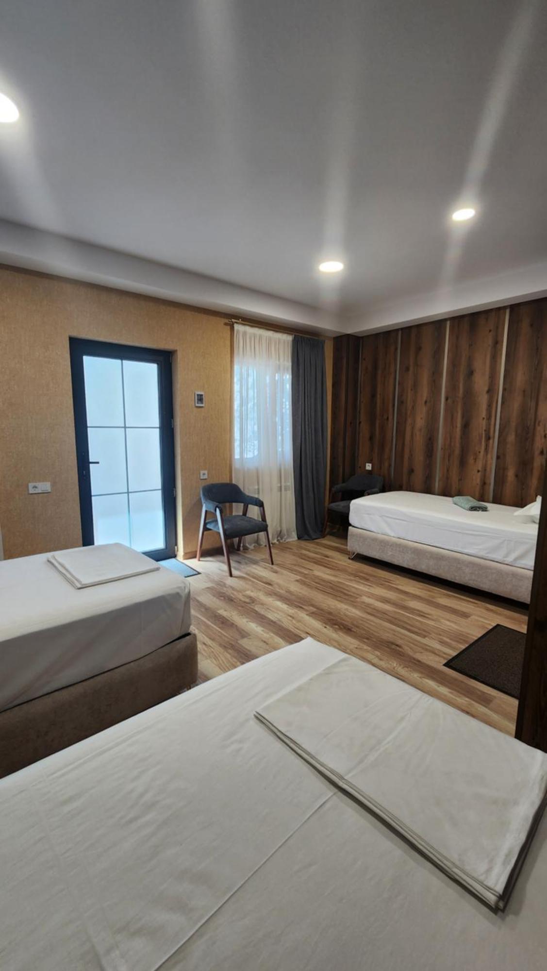 Hotel Khorgo Gori Esterno foto