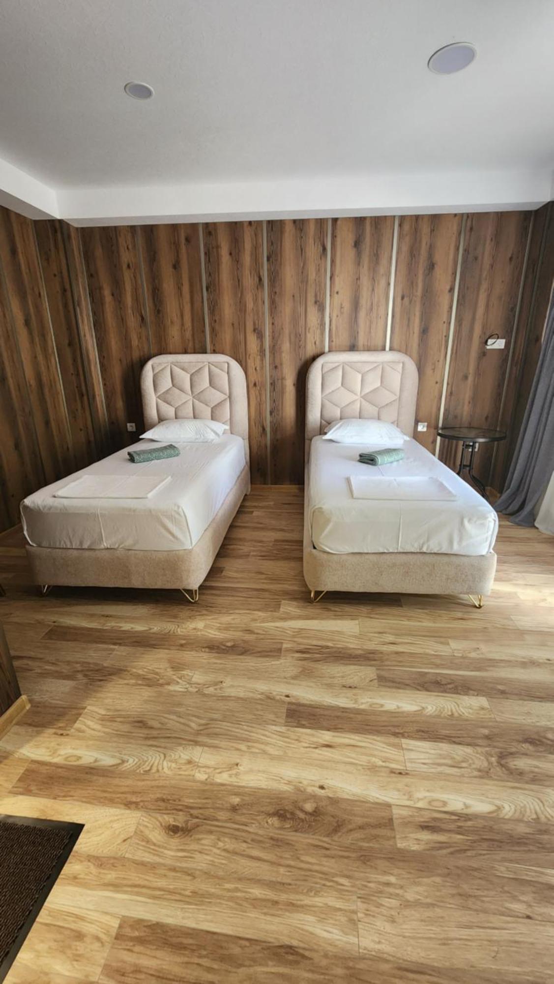 Hotel Khorgo Gori Esterno foto
